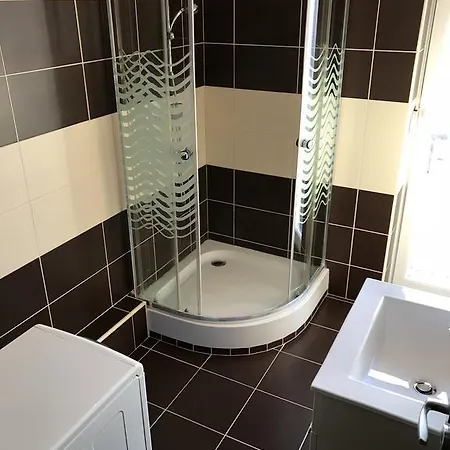 Deluxe * Pécs
